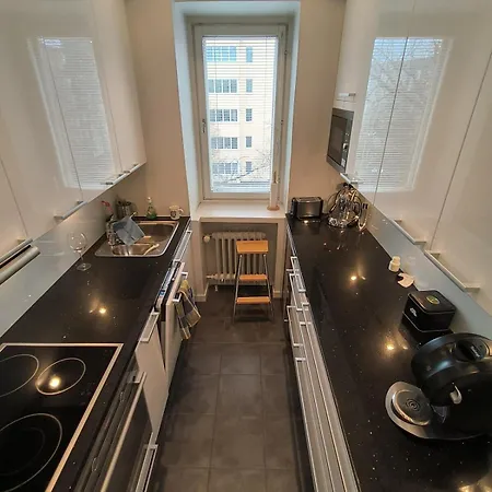 Spacious And Bright For 4 Apartment